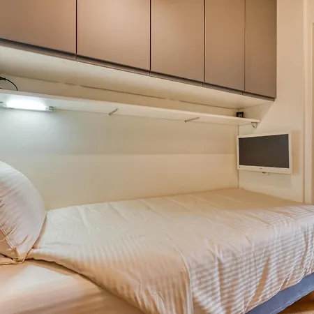 Cosy Et Lumineux Sur Verdure Appartement